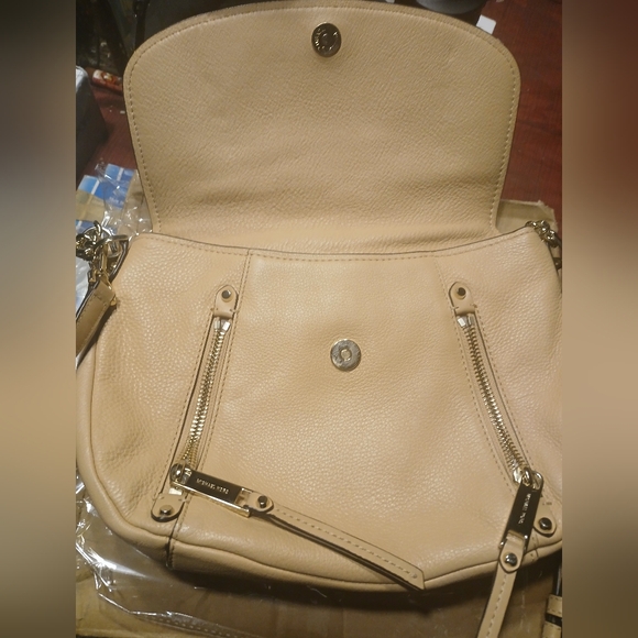 MICHAEL KORS EUC Evie Pebble Leather Shoulder Bag - Picture 4 of 13